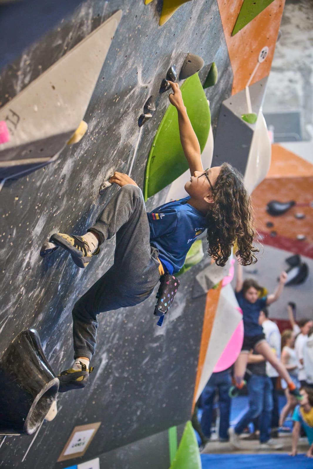 Tahial en competencia de escalada 03